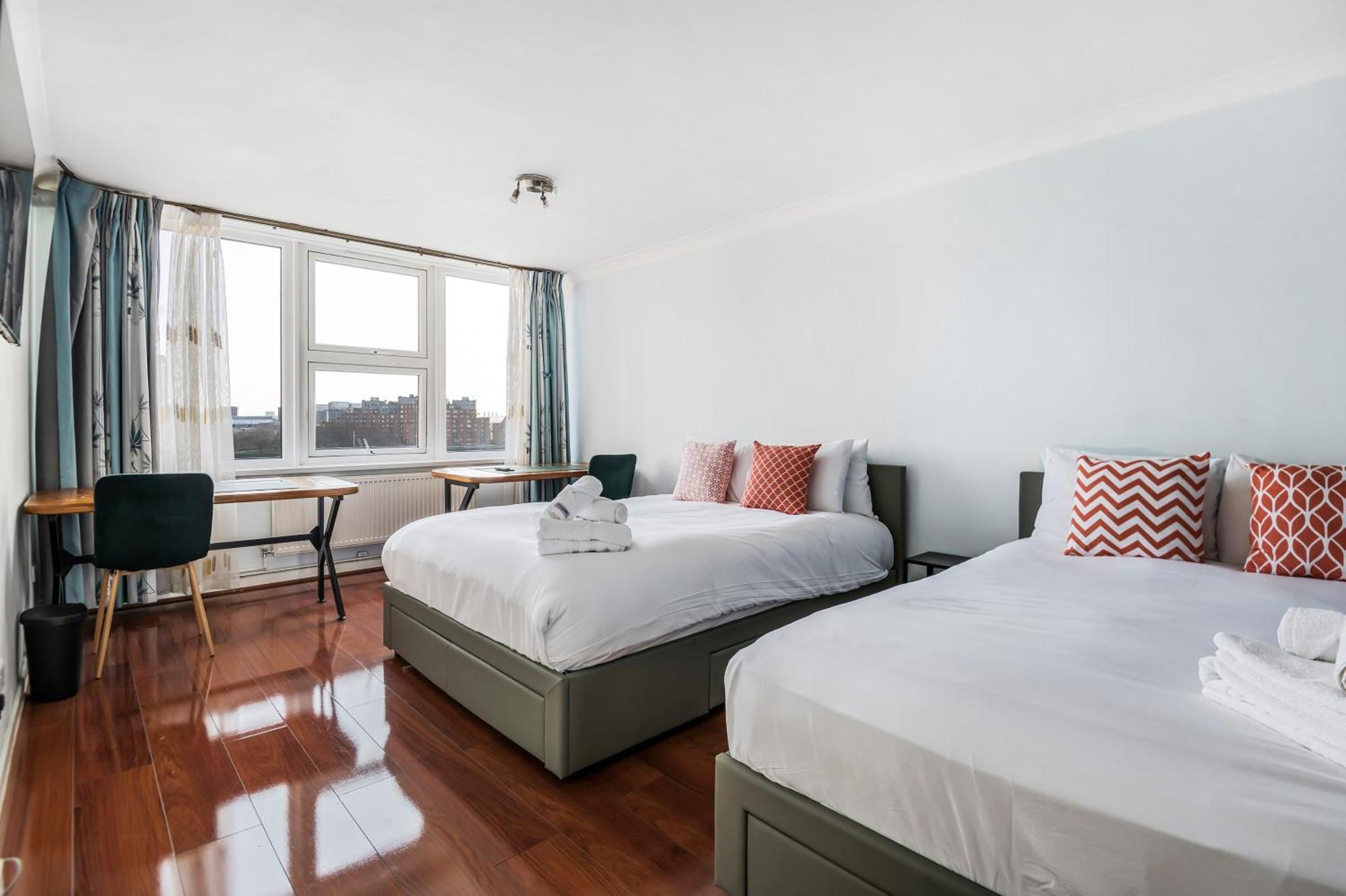Stunning Massive Bedroom +Direct Thames River View Лондон Екстер'єр фото